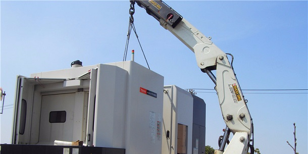 上海大型機(jī)械設(shè)備搬運(yùn)公司哪家好？ 上海機(jī)械設(shè)備吊裝公司哪家好？