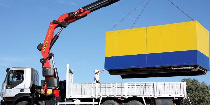 設(shè)備吊裝公司哪家好？  設(shè)備吊裝要注意哪些安全事項。